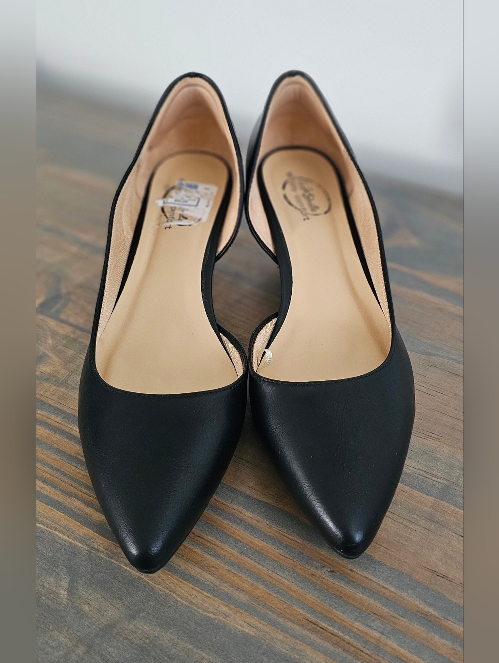 Life Stride Black Pointed-Toe Kitten Heels